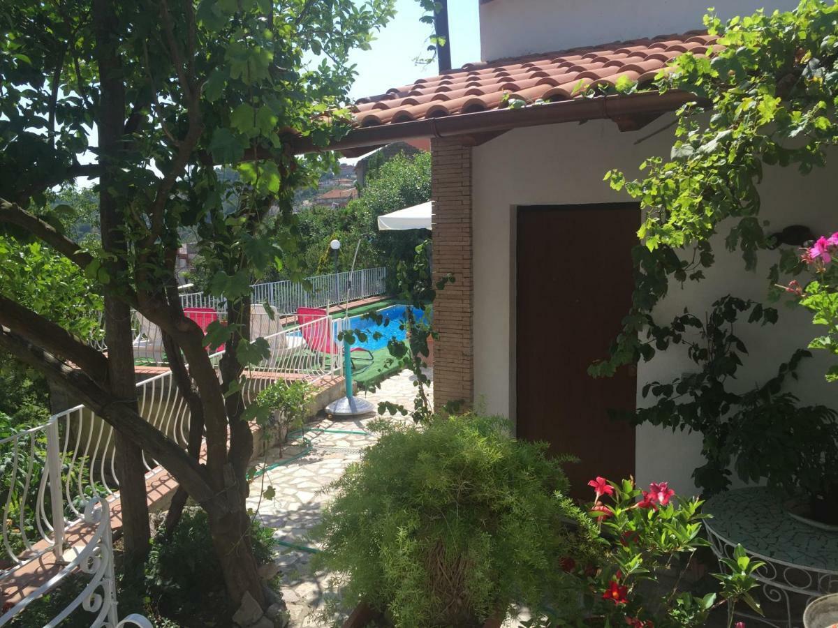 Villa Asia Holiday Home SantʼAgata sui Due Golfi Buitenkant foto
