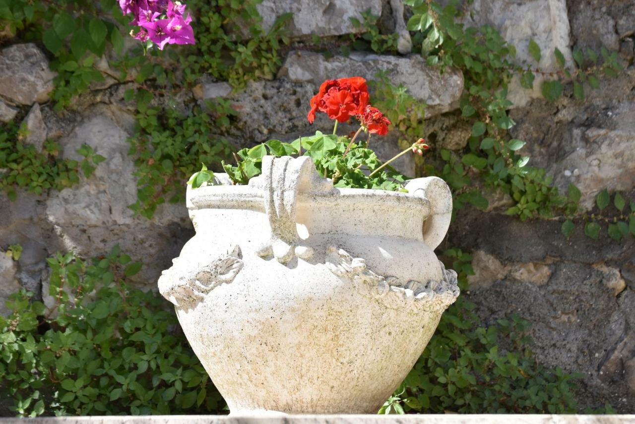 Villa Asia Holiday Home SantʼAgata sui Due Golfi Buitenkant foto