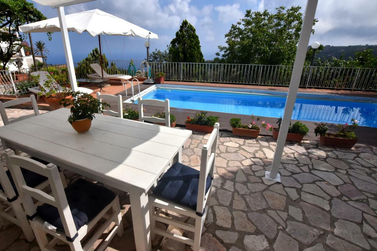 Villa Asia Holiday Home SantʼAgata sui Due Golfi Buitenkant foto